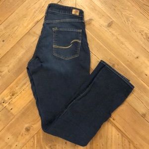 Levi Signature Slim Straight Shaping Jean